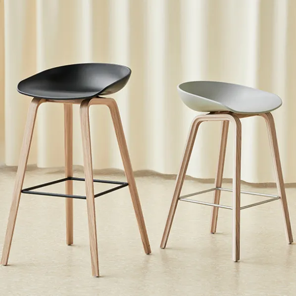 About A Stool AAS32 Barstol Lackerad Valnöt