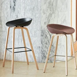 About A Stool AAS32 Barstol Svart Lackerad Ek
