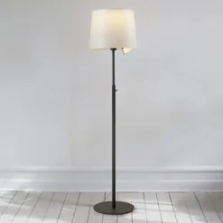 Kaksi Golvlampa