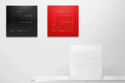 QlockTwo Earth 45 Pulverlackerad