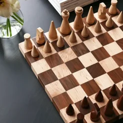 The Minimalist Wood Chess Spel
