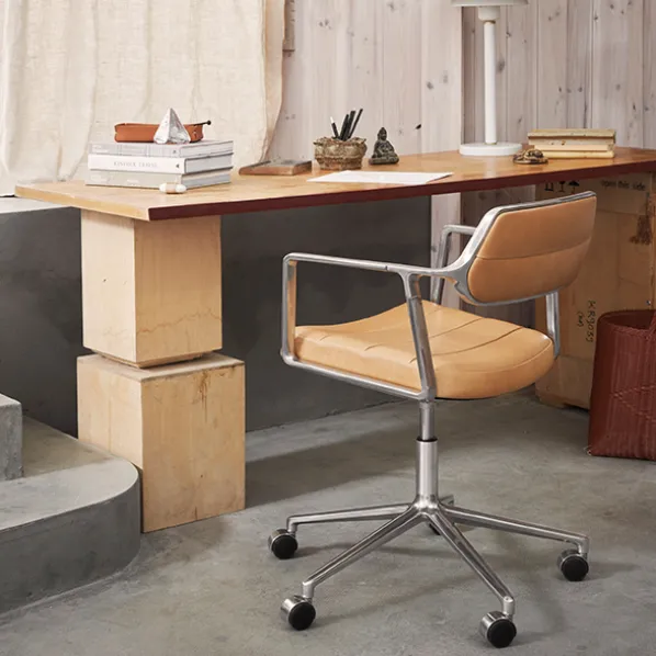 Vipp 453 + Swivel Skrivbordsstol – Utan Hjul